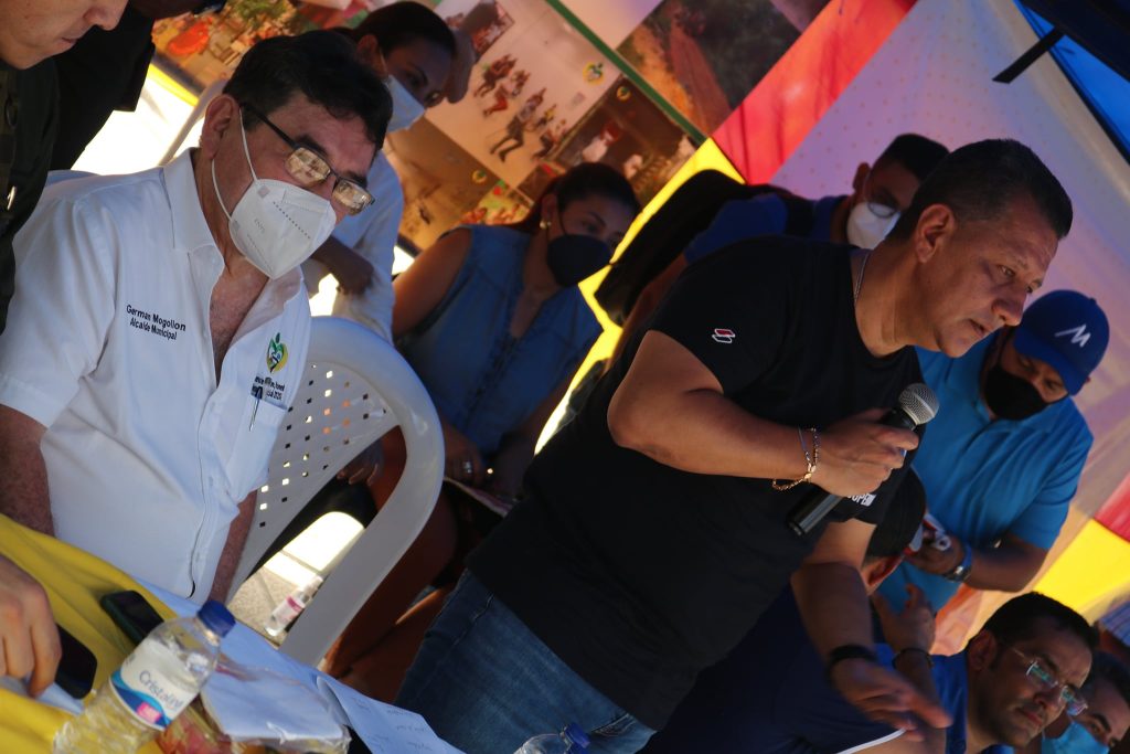 ALCALDE Y GOBERNADOR